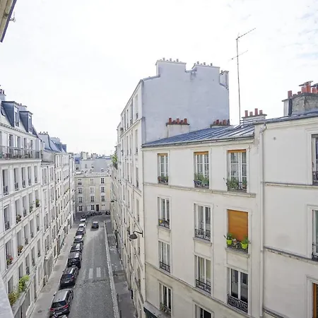 Beautiful Apartment In The 18Th District Of Paris Appartement Parijs