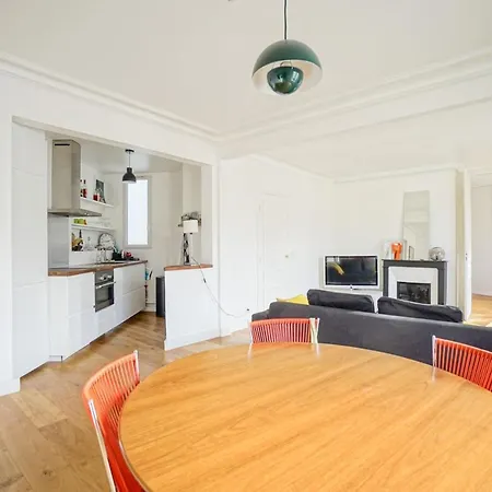 Appartement Beautiful Apartment In The 18Th District Of Paris Parijs