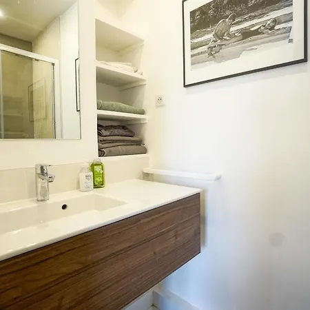 Appartement Beautiful Apartment In The 18Th District Of Paris Parijs